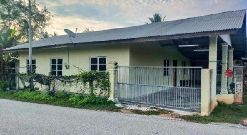 Oyo 90577 Safi Homestay Kuala Terengganu Zewnętrze zdjęcie